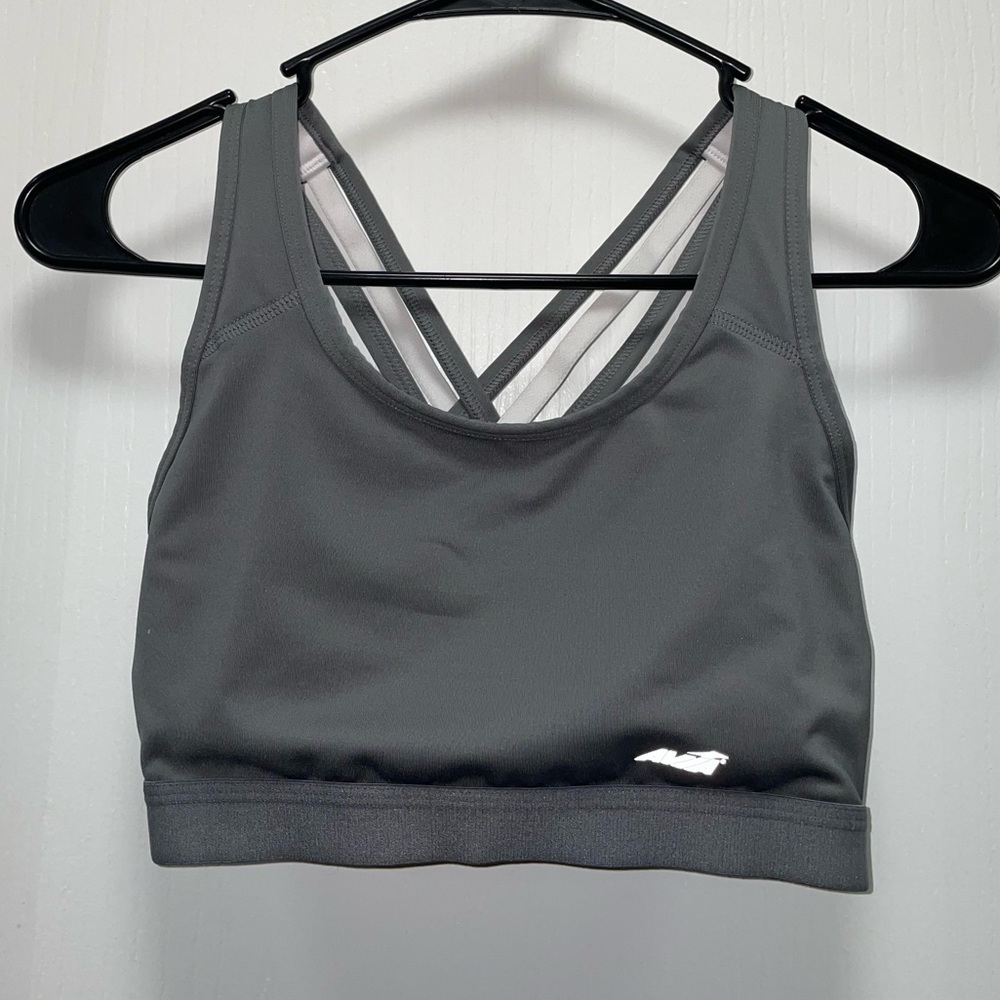 Avia Sports Bra Cross Strappy Back Wireless Medium Support Gray White Medium